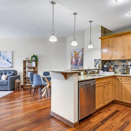 Alluring Mountain View Condo - Right In The Heart Of Downtown - Managed By Little Sister Getaways Canmore Kültér fotó